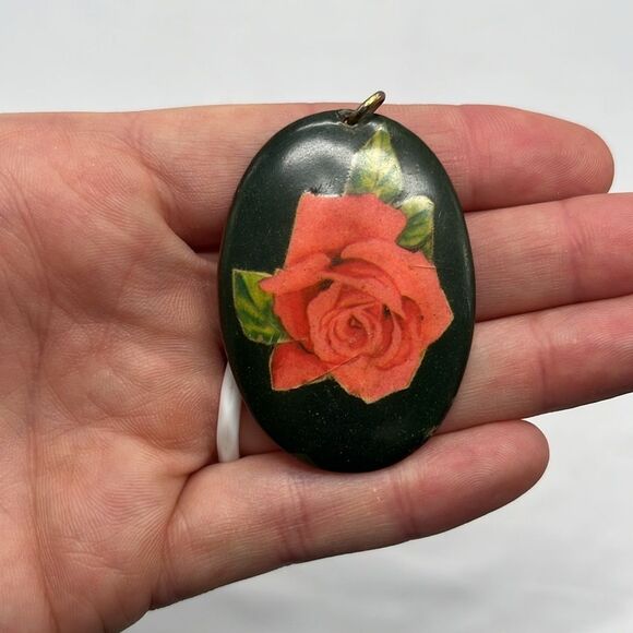 6 Vintage Necklace Pendants; Fish, Flower, Wanderer, Grandma, Beads & Apple - Picture 4 of 16